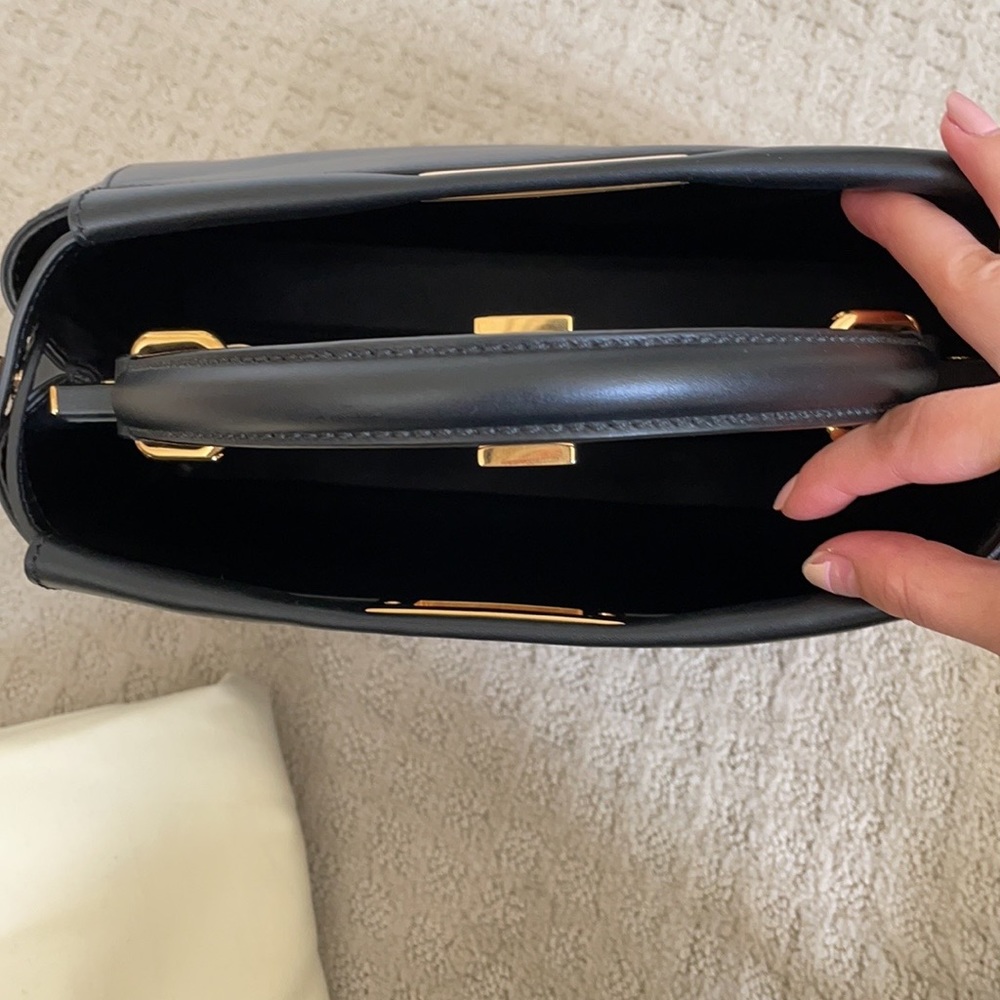 Fendi Vitello Morgan Shiny Nappa Medium Peekaboo in black with gold HW - Picture 6 of 9